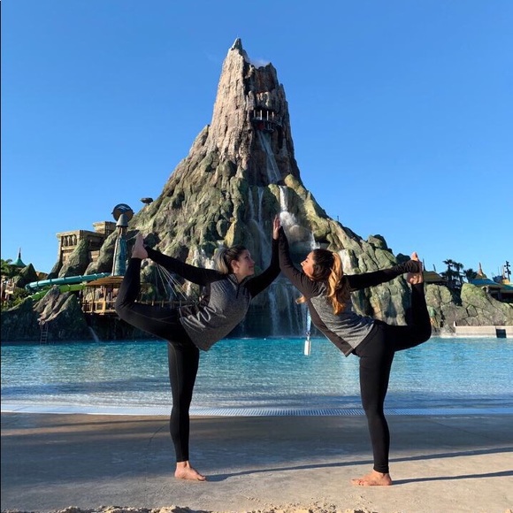 Meet the Posher - Picture 2 of 8